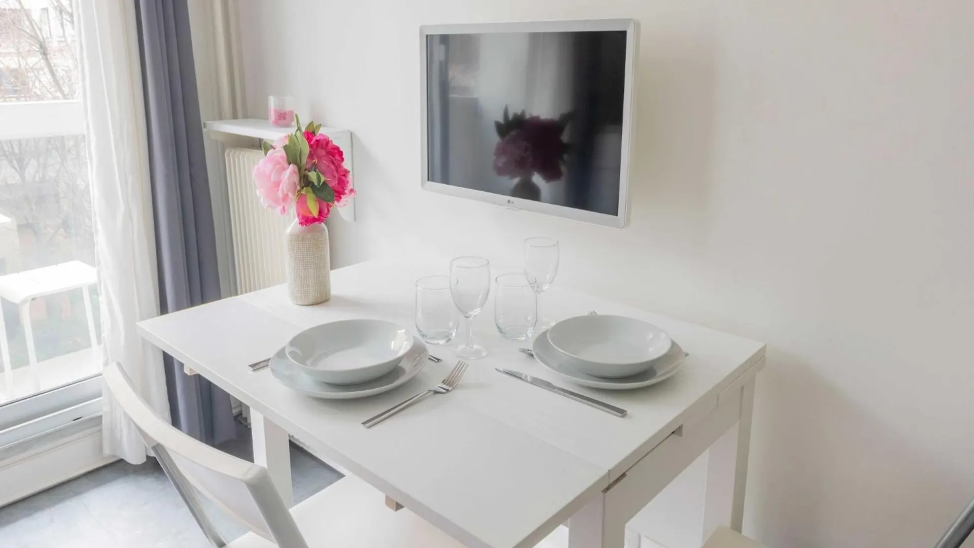 Holiday home Studio Near Bassin De La Villette - 2P Balcony Paris