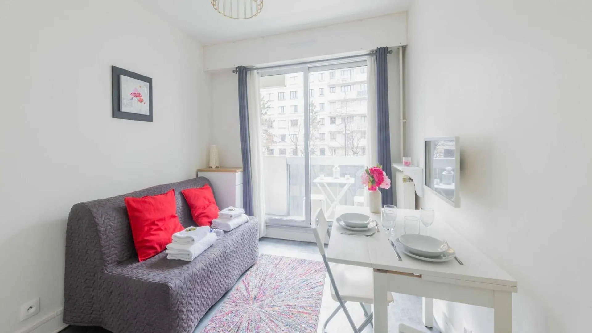 Studio Near Bassin De La Villette - 2P Balcony Paris