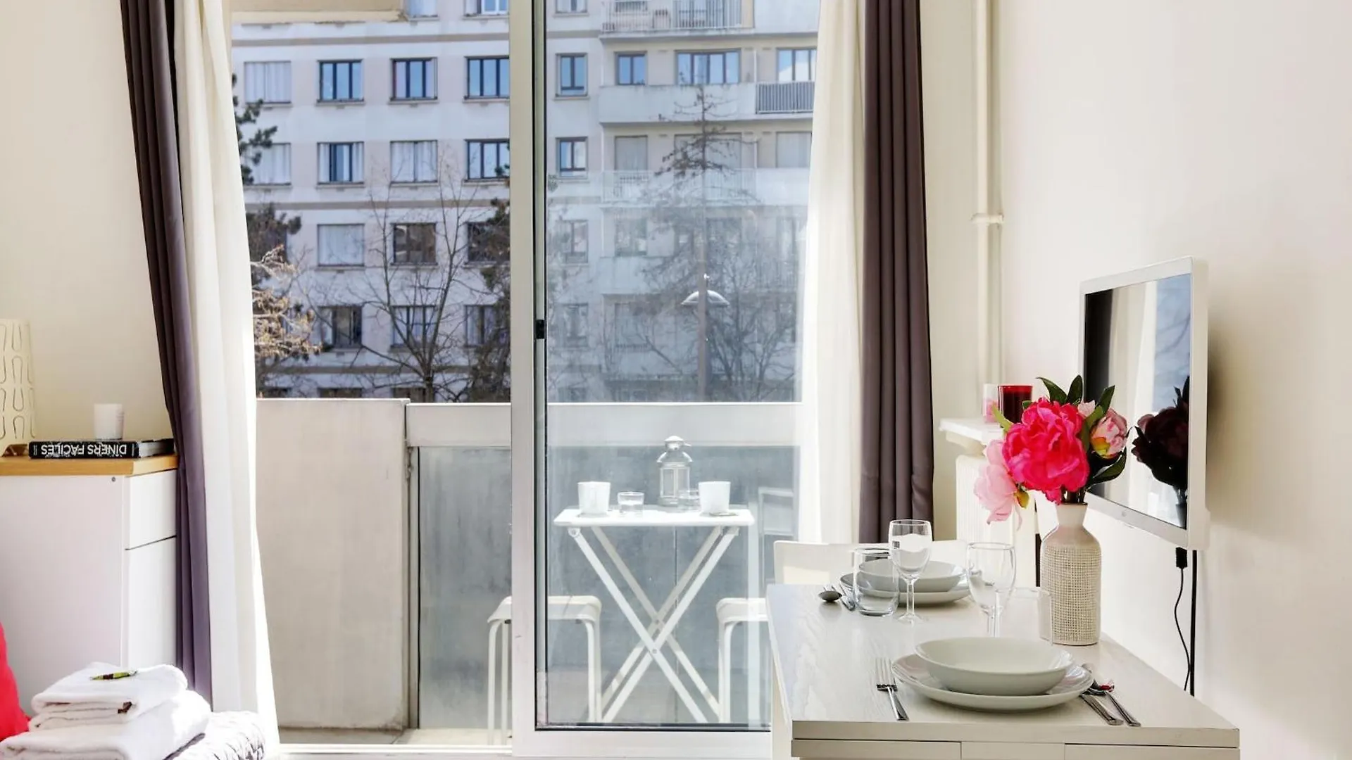 Holiday home Studio Near Bassin De La Villette - 2P Balcony Paris